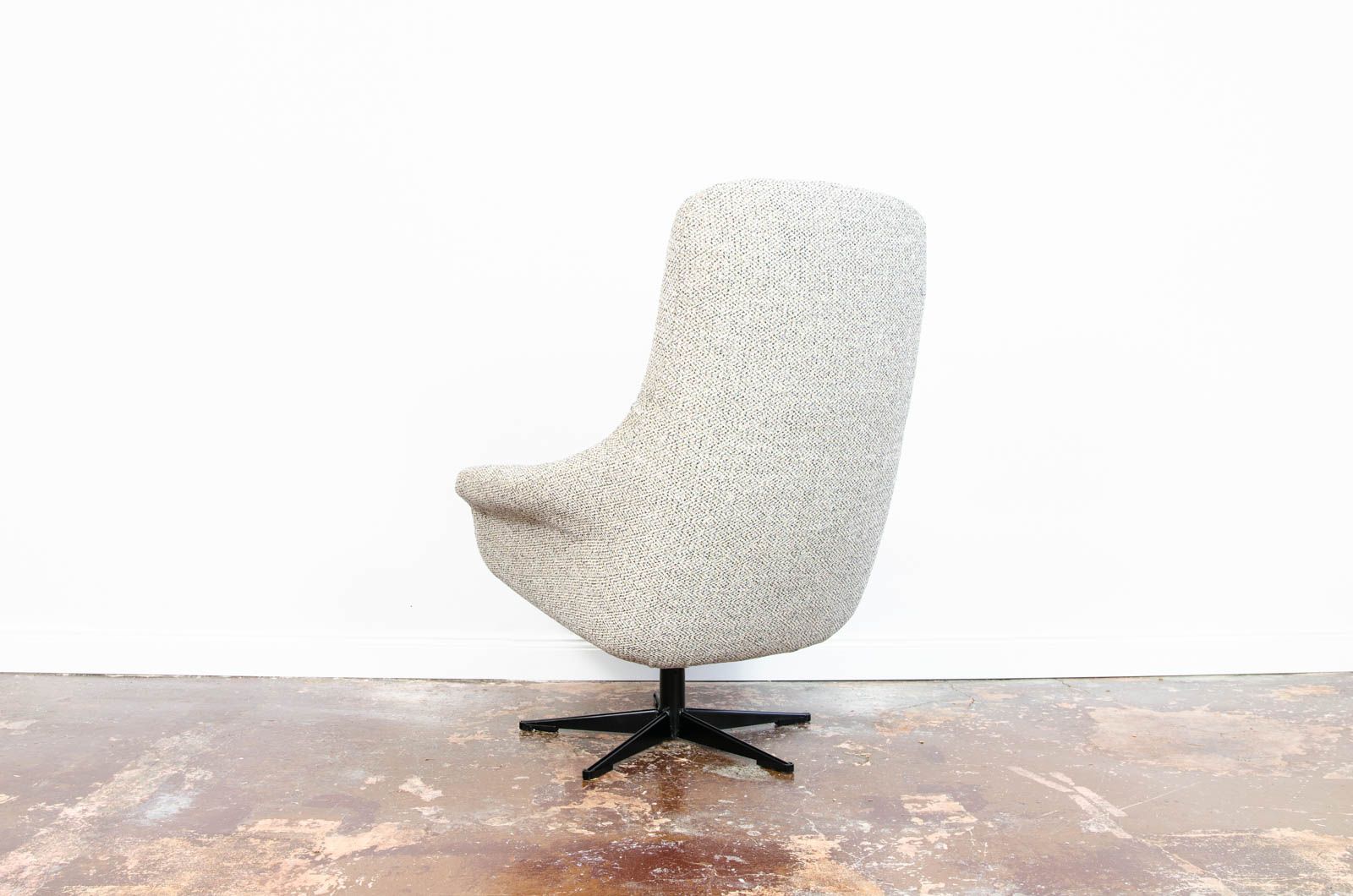 F 015 swivel armchair by Lubusie Fabryki Mebli 1970's