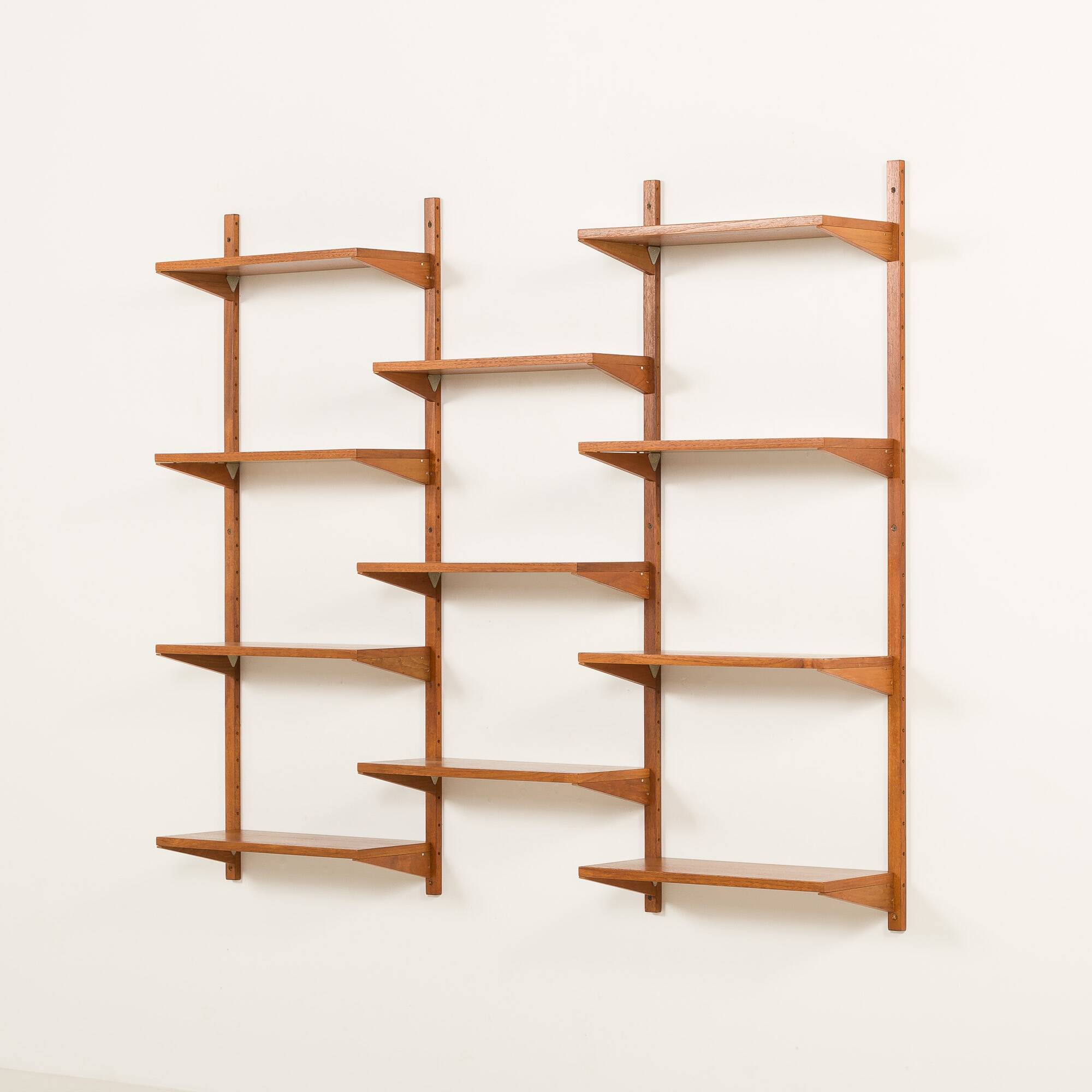 Preben Sorensen, PS System shelving unit on wooden brackets, 1960s