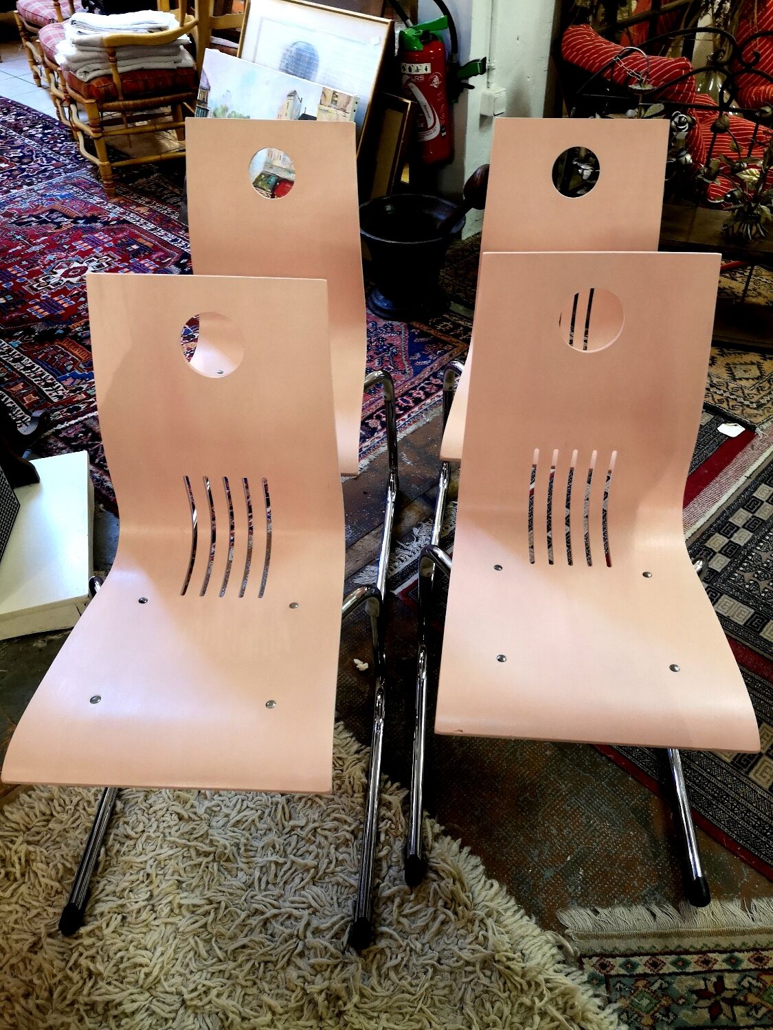 4 chaises rose