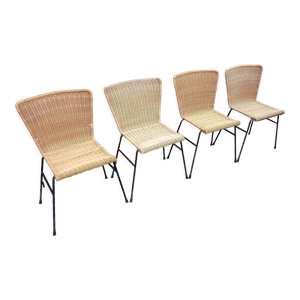 ensemble de quatre chaises