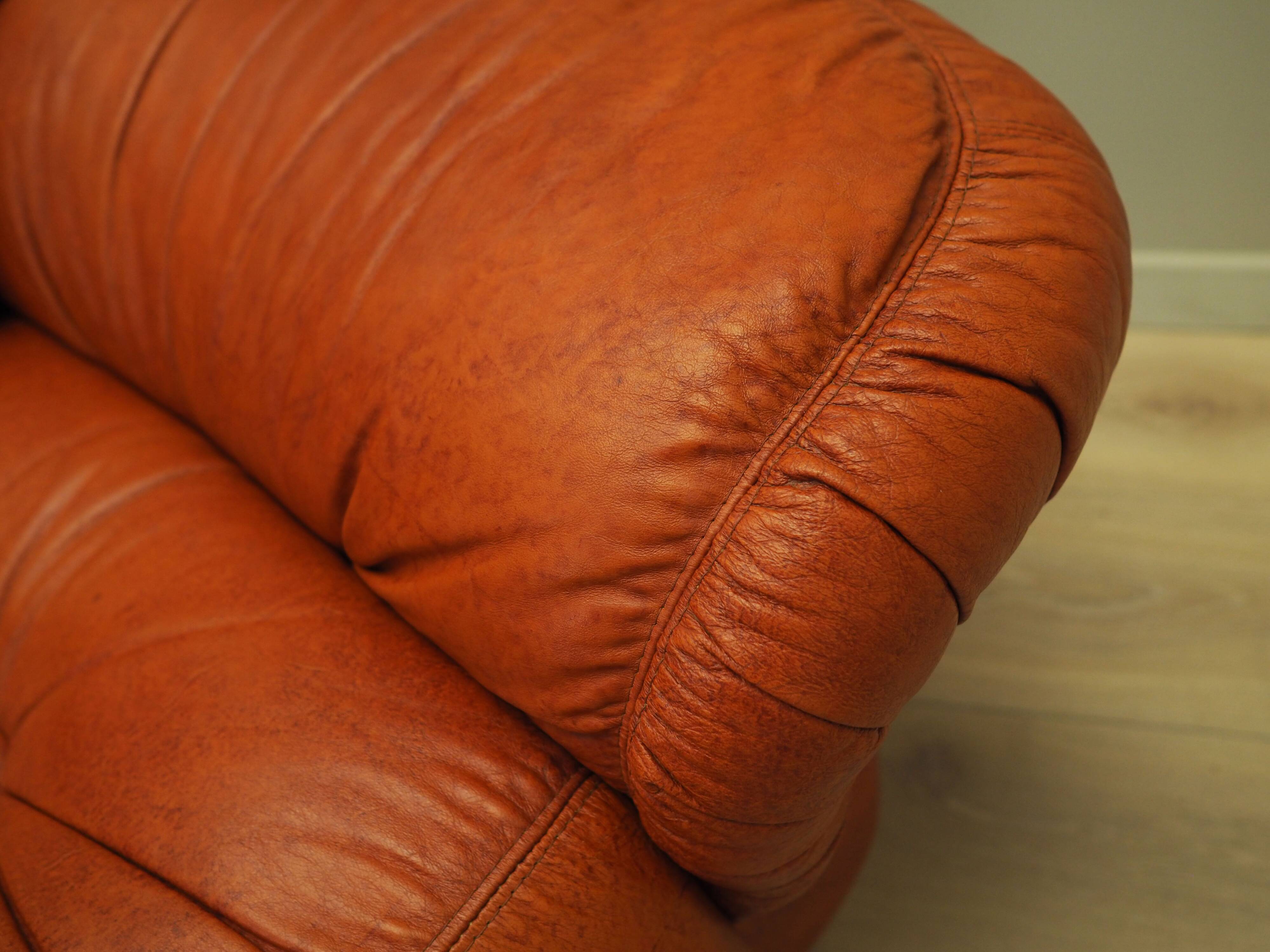 Red leather sofa, Italian design, 1970s, manufacturer: PelleRossi