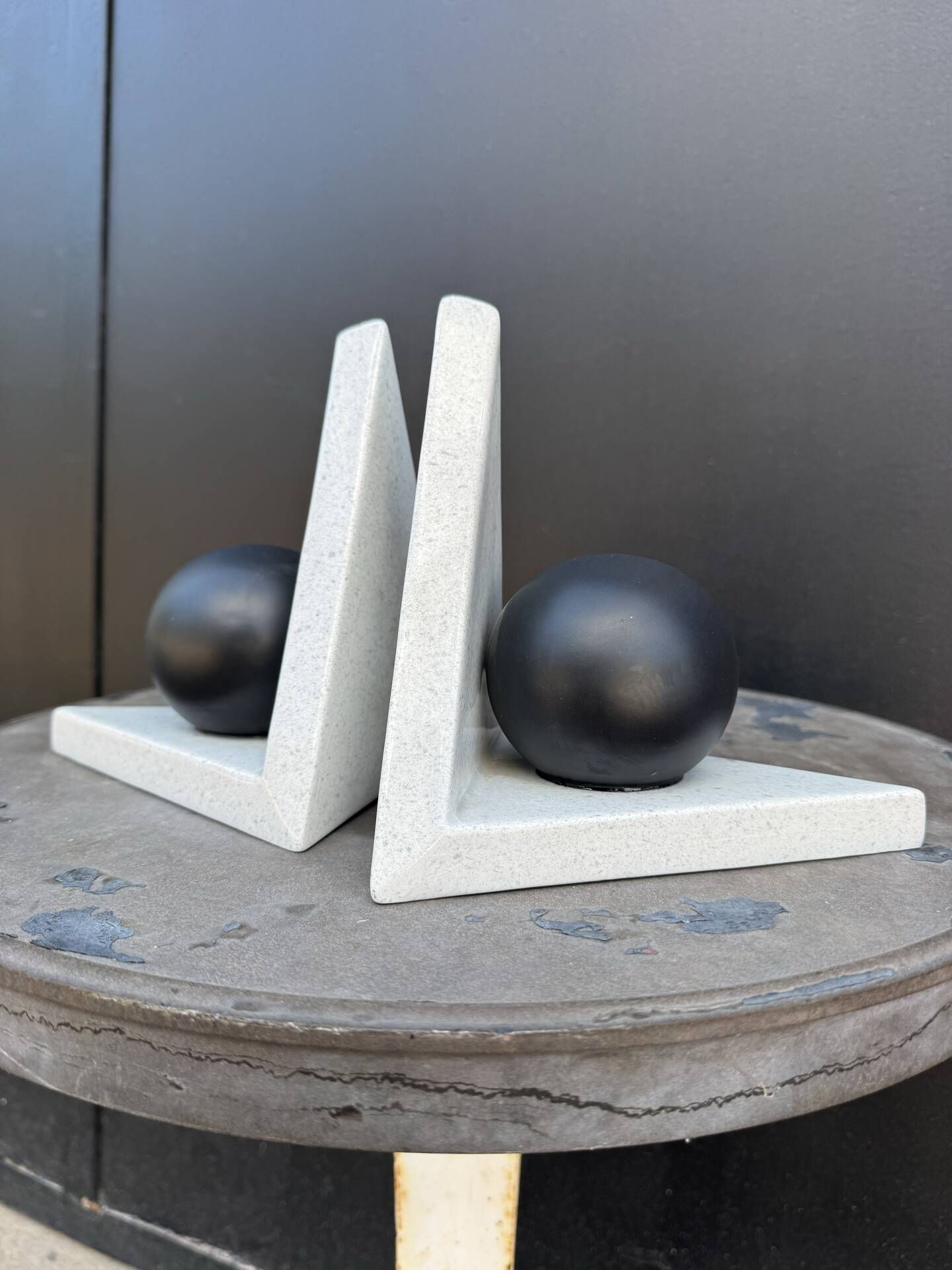 Ceramic bookends, Memphis design, 1980s.