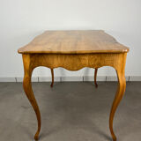 Table Louis XV noyer blond, début 19ème