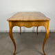 Table Louis XV noyer blond, début 19ème