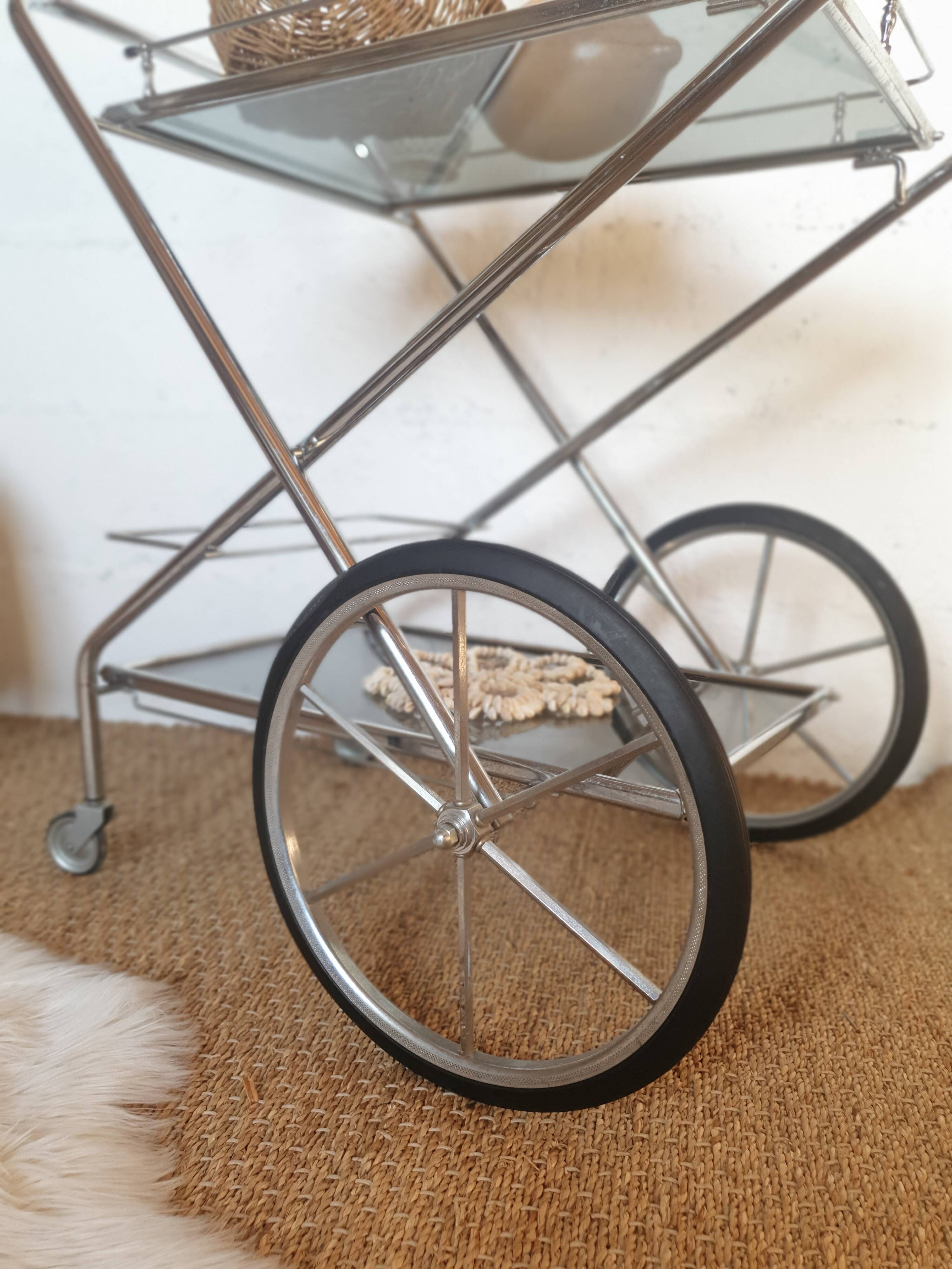 Rolling dessert / chrome bar and smoked glass