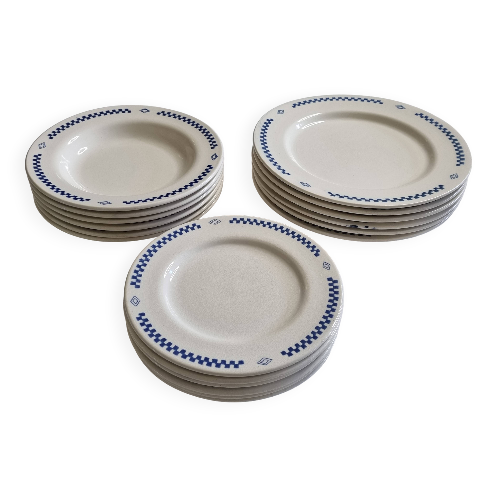 Service of 18 vintage dessert, hollow and flat plates with checkerboard pattern, 1950s