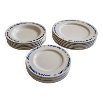 Service de 18 assiettes, à dessert, creuses et plates vintages à motif de damier, années 50