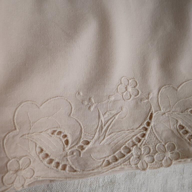 Swallow embroidery sheet, “nude” pink color
