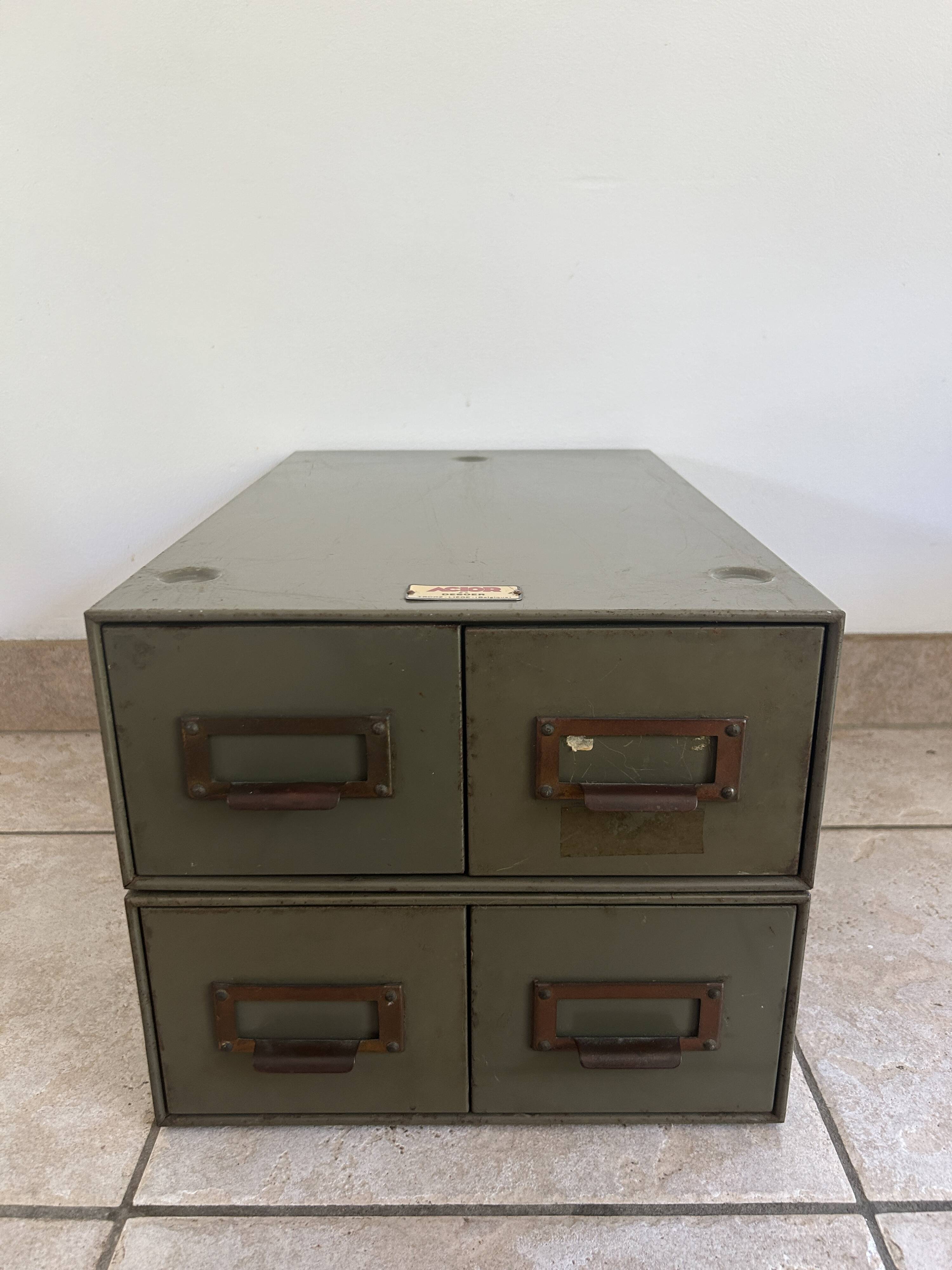 2 INDUSTRIAL lockers from the ACIOR brand