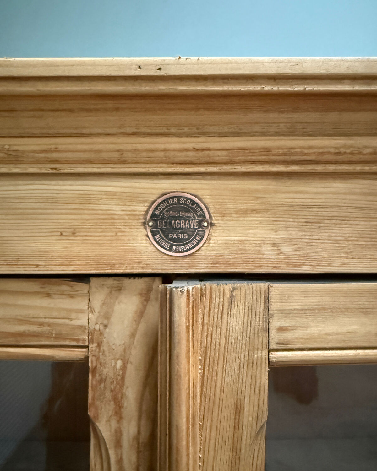 Vintage Delagrave display cabinet (renovated)