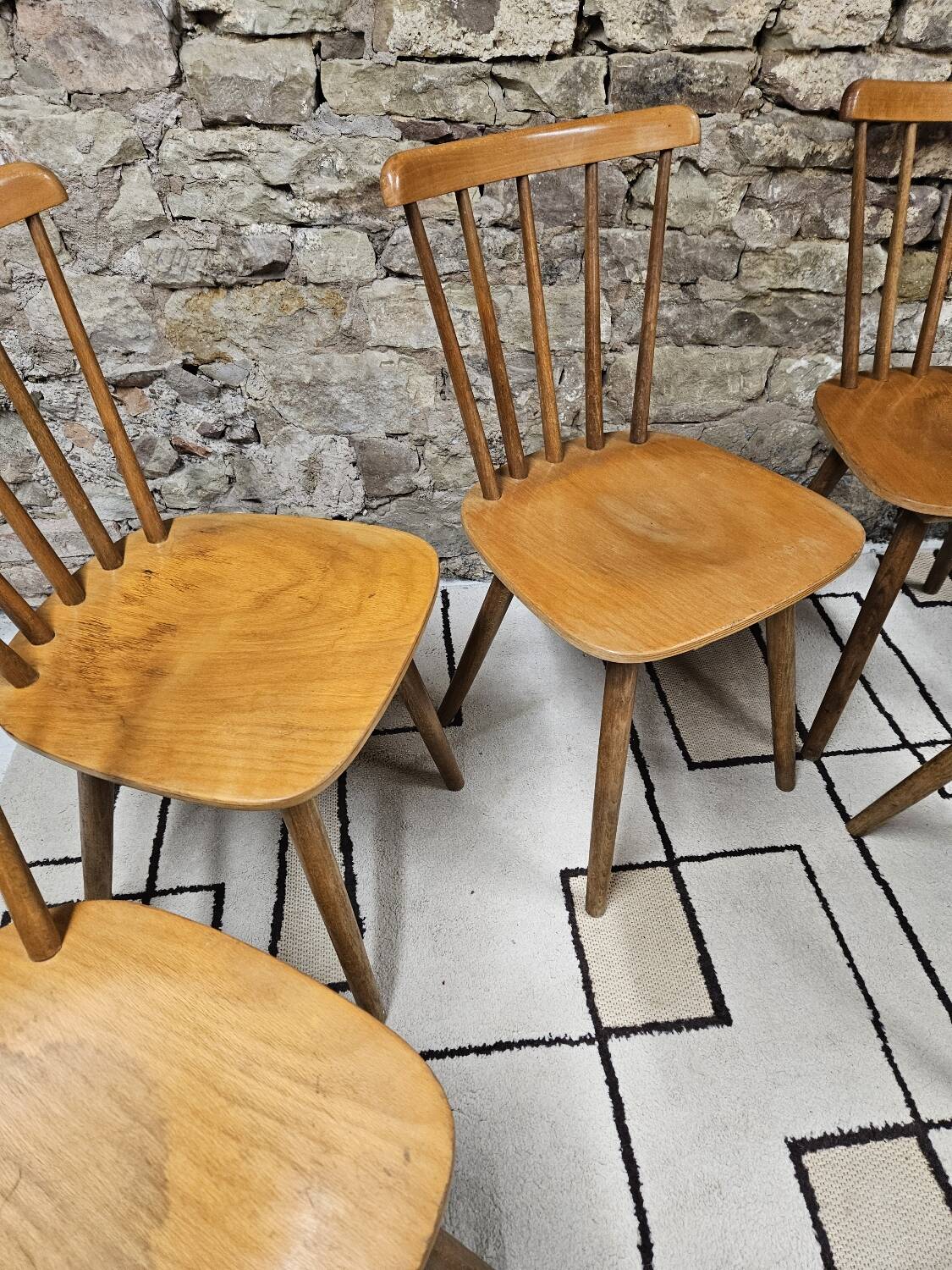 Lot de huit chaises barreaux vintage  bistrot auberge  1960
