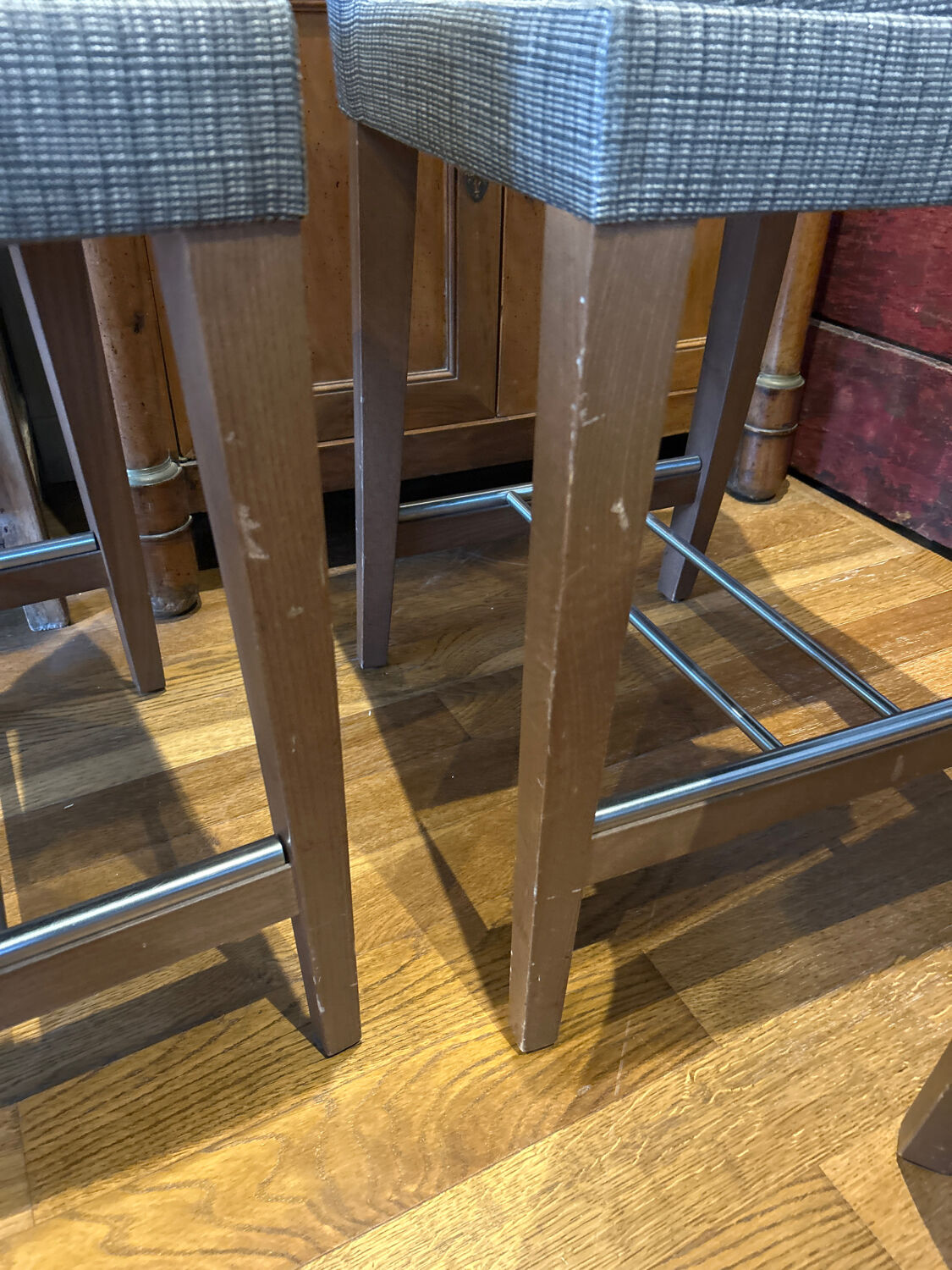 Set of 4 bar stools