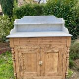 Meuble de toilette en marbre