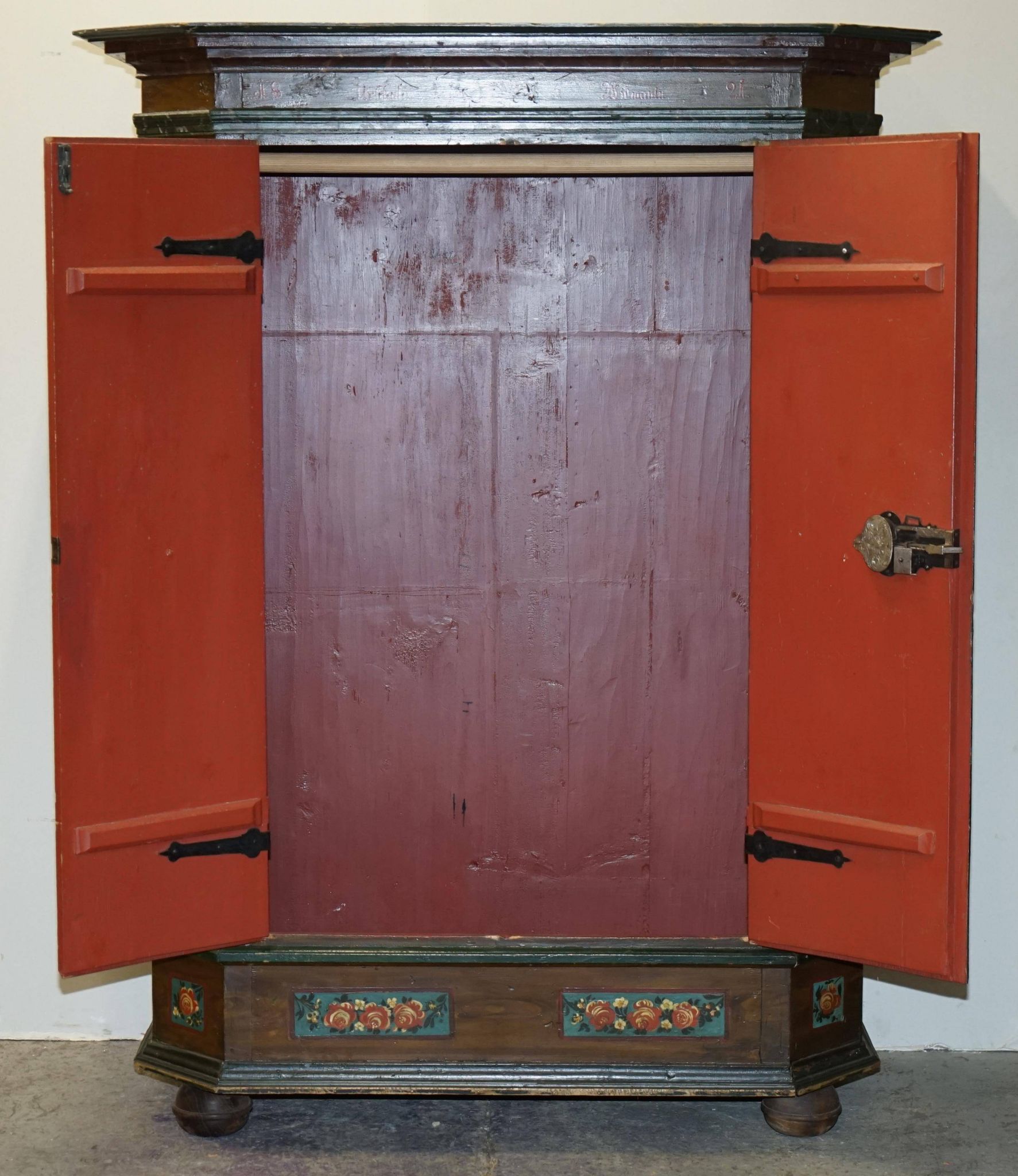 Armoire de mariage allemande peinte à la main, ancienne, 1829-1851