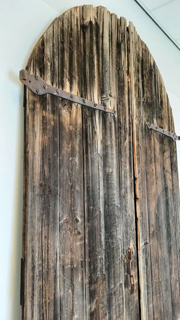Portes d'écurie anciennes uniques