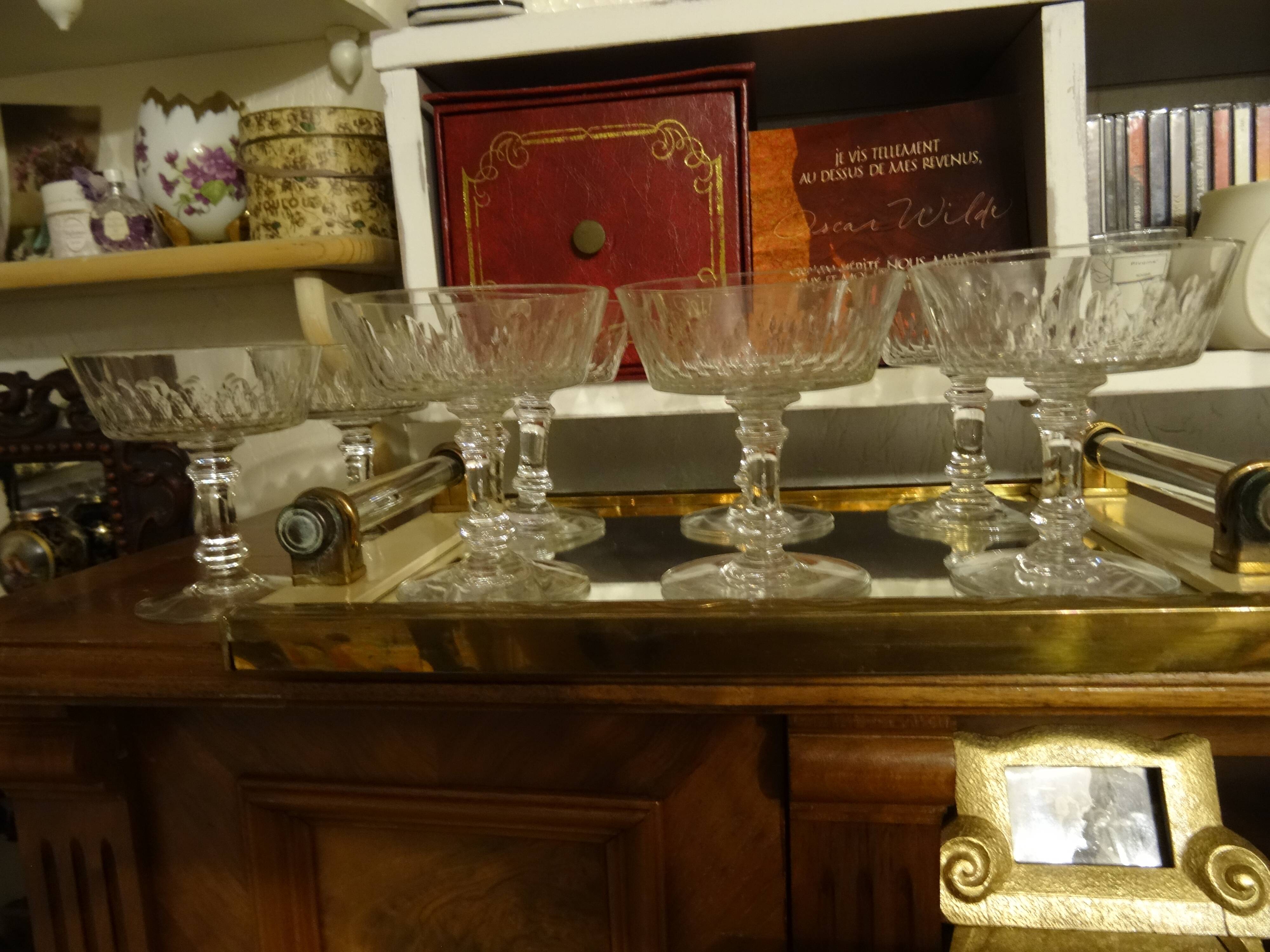 Elegant set of 8 Baccarat champagne cups