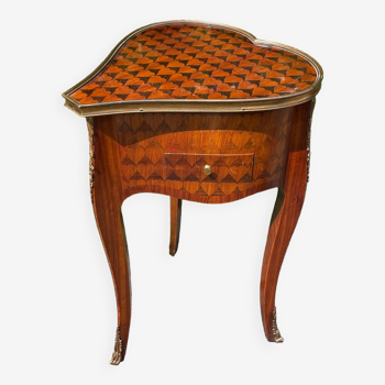 Small table or bedside table in the shape of a heart in marquetry. Style Louis XV