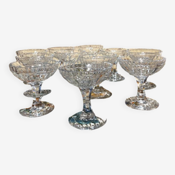 Suite de 12 coupes a champagne en cristal de nancy art de la table