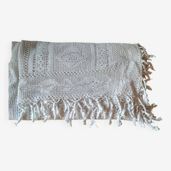 Dessus de lit en coton blanc , Ancien jeté de lit en crochet  motifs fleurs