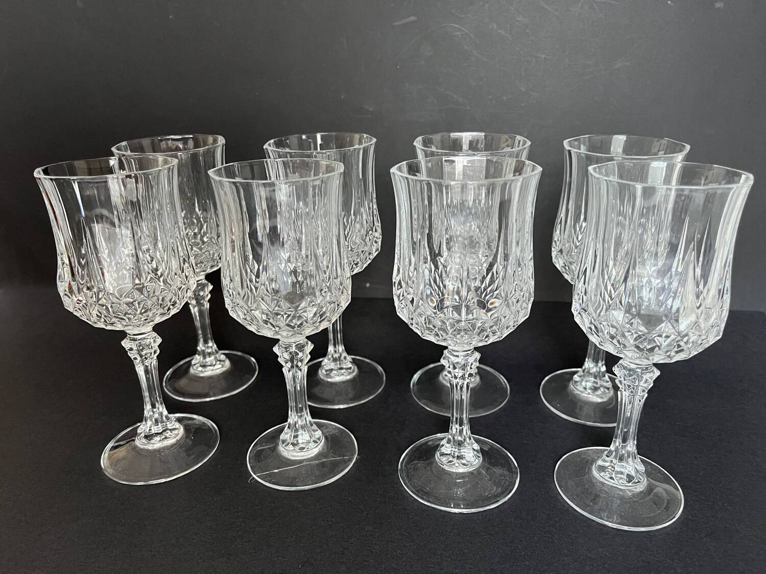 8 Arques crystal wine glasses