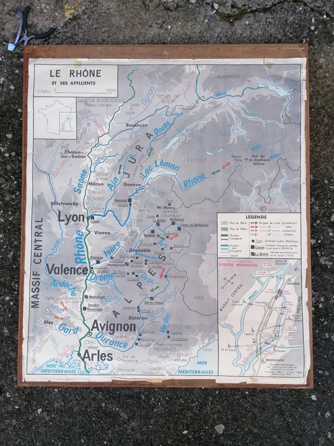 Ancienne affiche scolaire MDI France, le gros élevage et le Rhône.