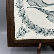 Dessous de plat en terre de fer – décor d’hirondelles – Faïencerie de Longwy