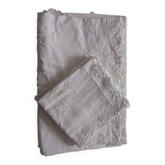 Drap brodé et monogramme avec 2 taies