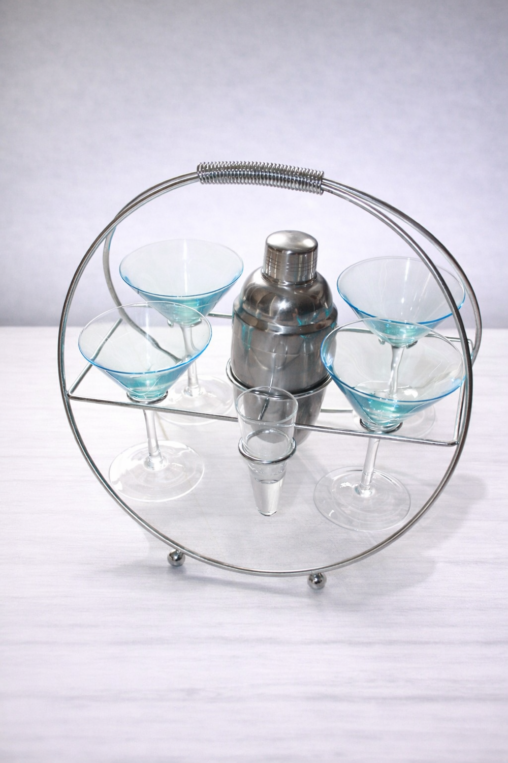 Complete vintage cocktail service – shaker, jigger, and 4 martini glasses.