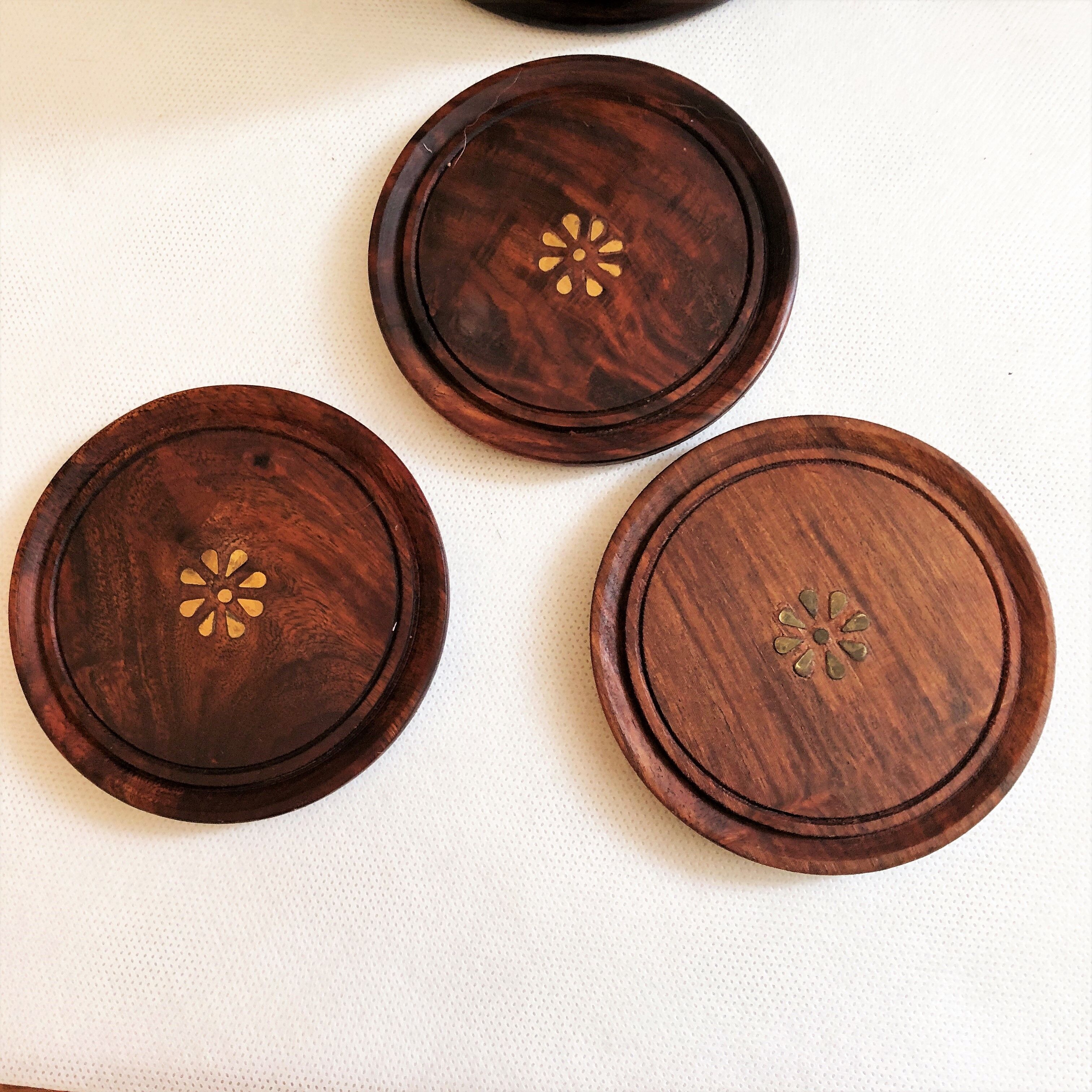 Set of 6 coasters with wooden and brass holder