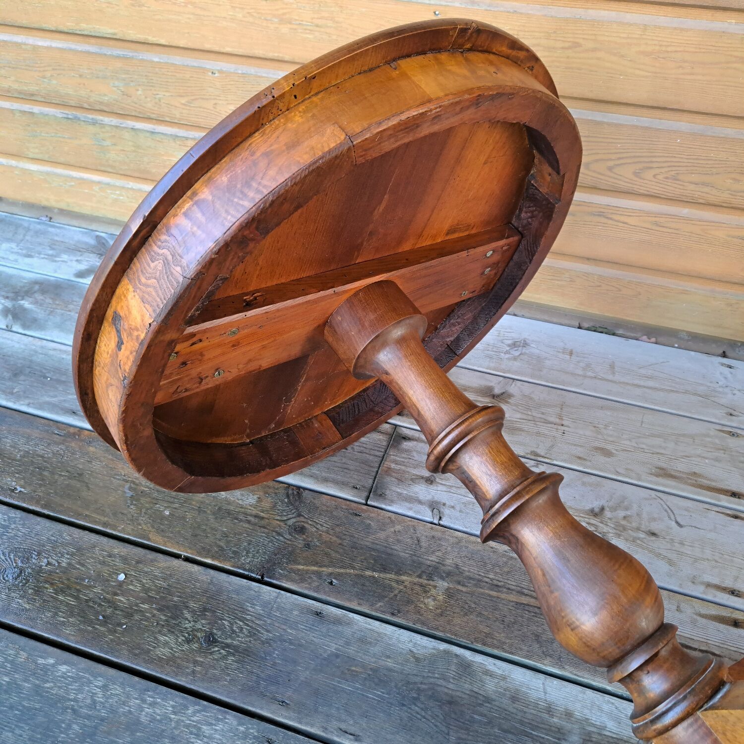 Antique gueridon