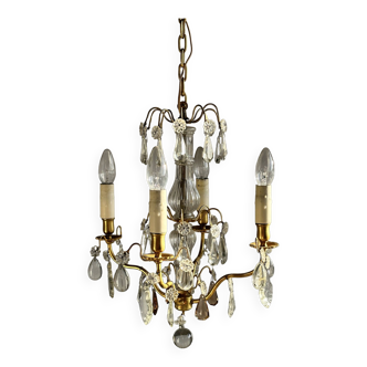 Classic chandelier in gold metal with 4 arms of light and pendants