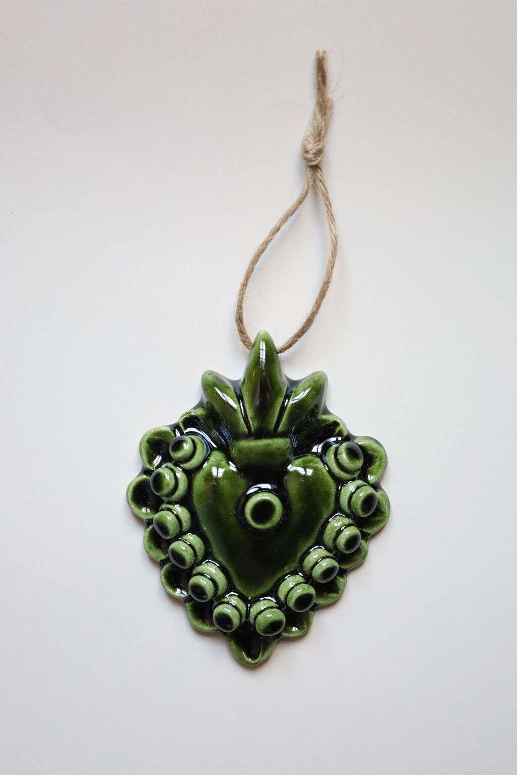 Decorative heart in green ceramic "pearls"