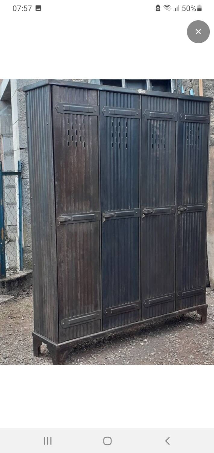 Strafor locker room furniture