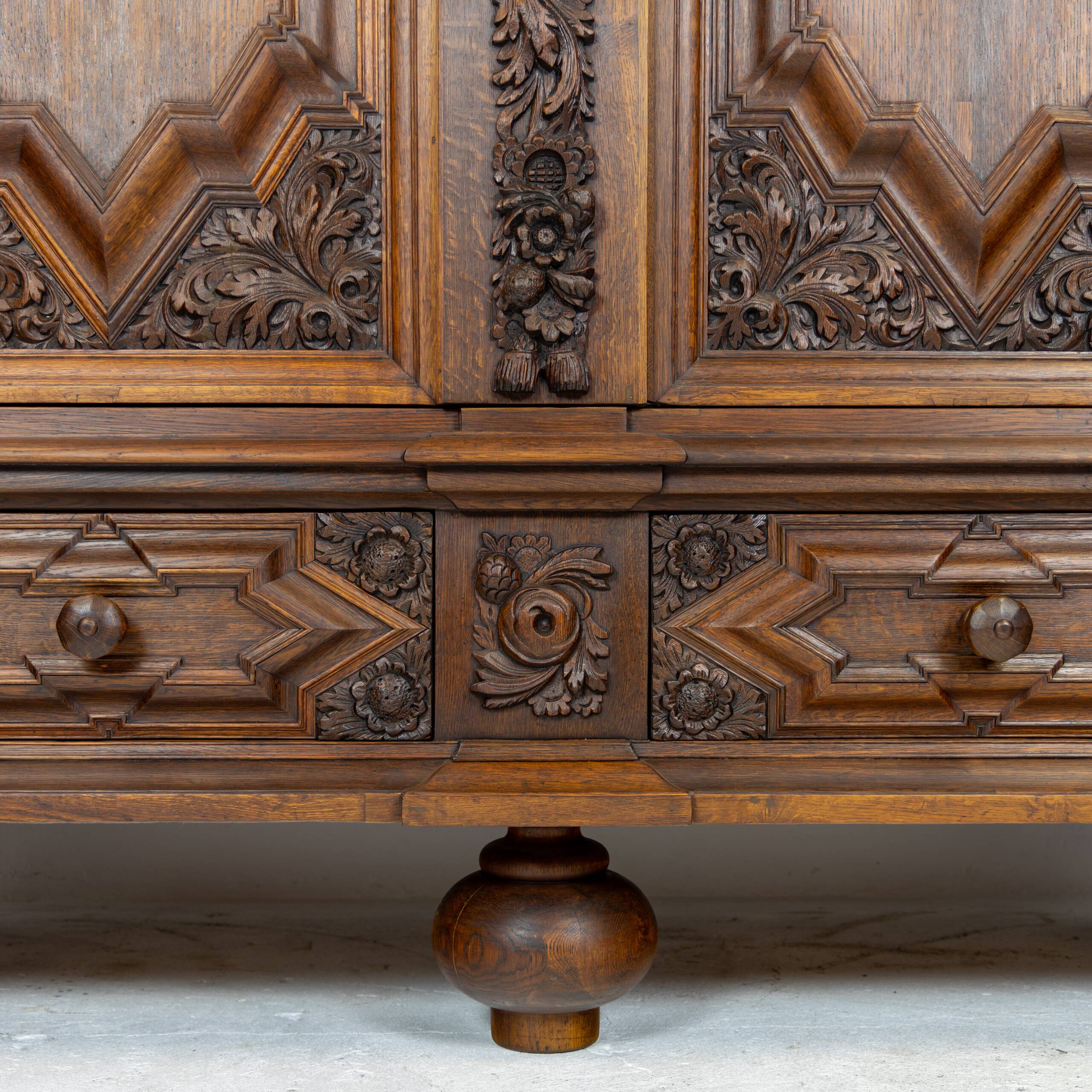 18th-century oak Baroque wardrobe - Königsberg