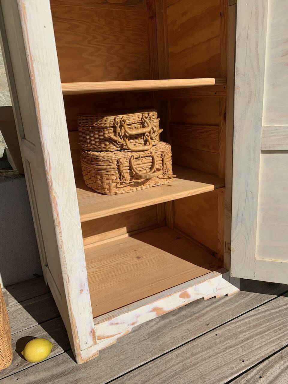 Petite armoire patinée