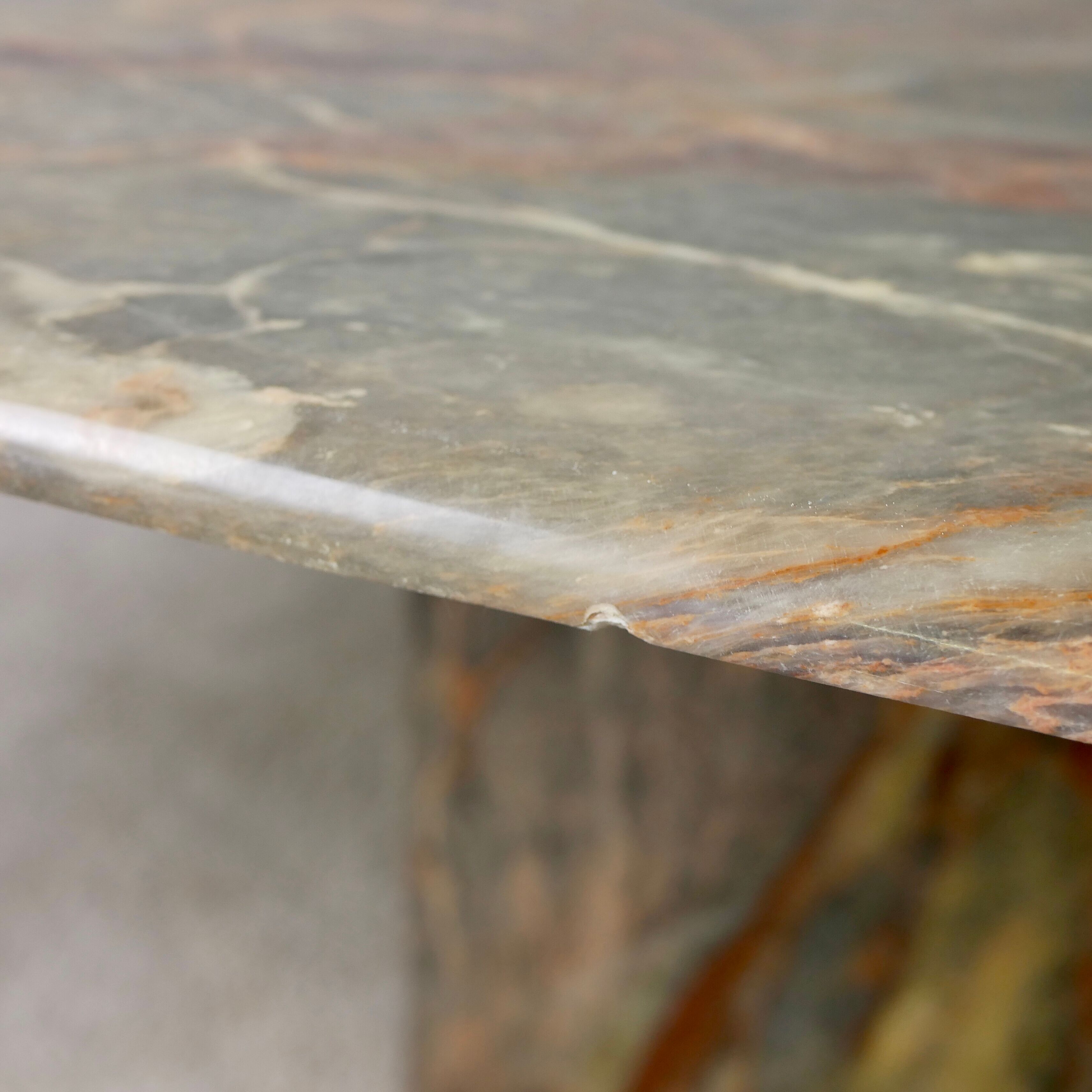 Coffee table in green marble and coral