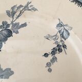 Faience serving dish stamped U & CIE - Sarreguemines, Gooseberry model