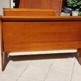 Boat bed with rollers