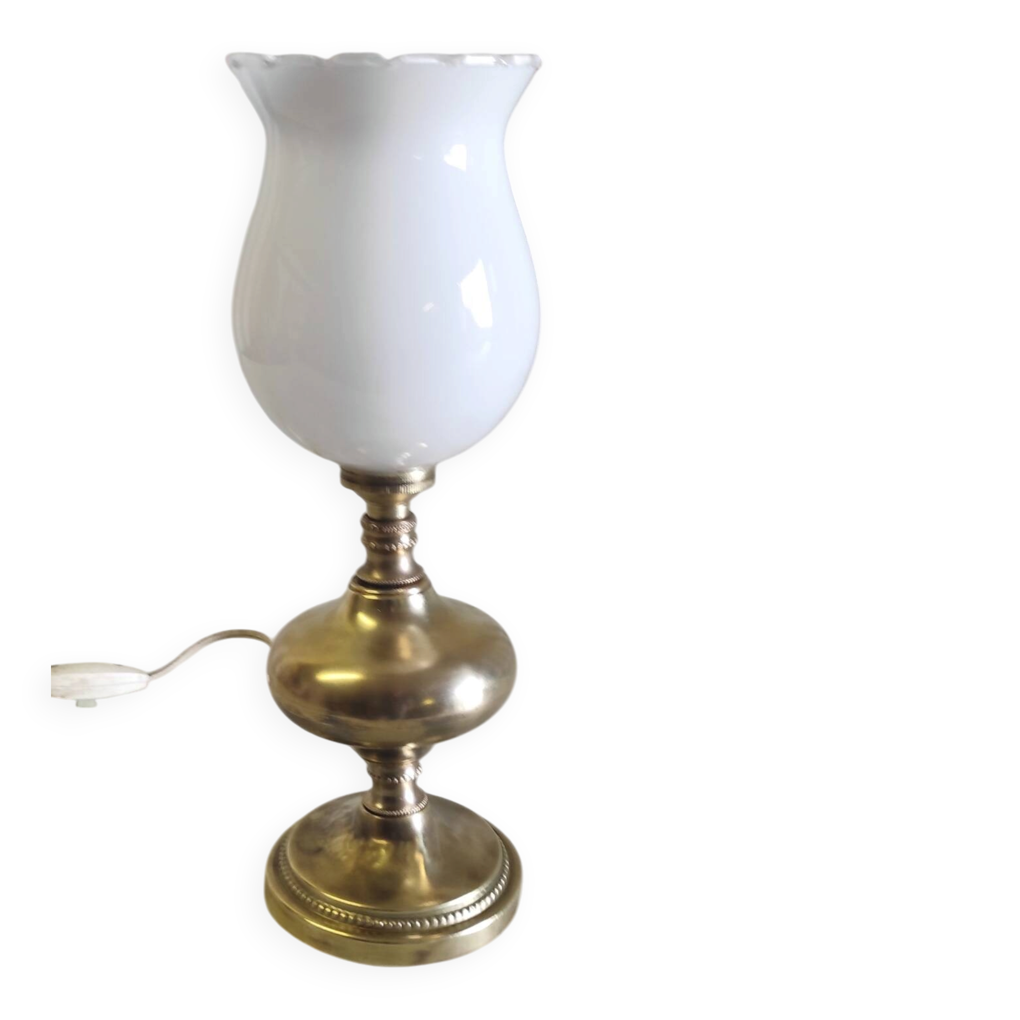 Table lamp in gilded brass and opaline globe - mid 20th century.