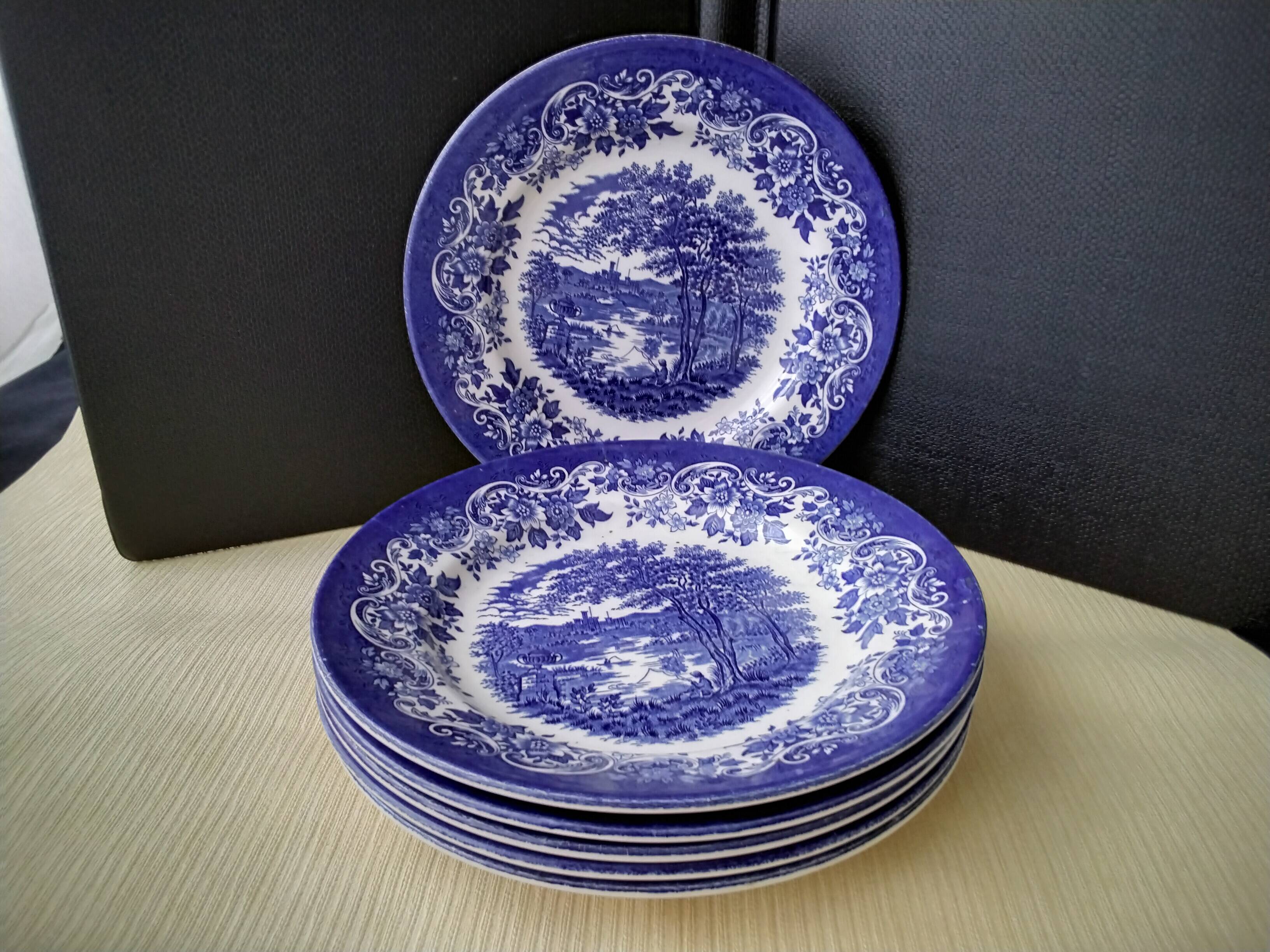 6 Broad Hurst Staffordshire English Porcelain Dessert Plates