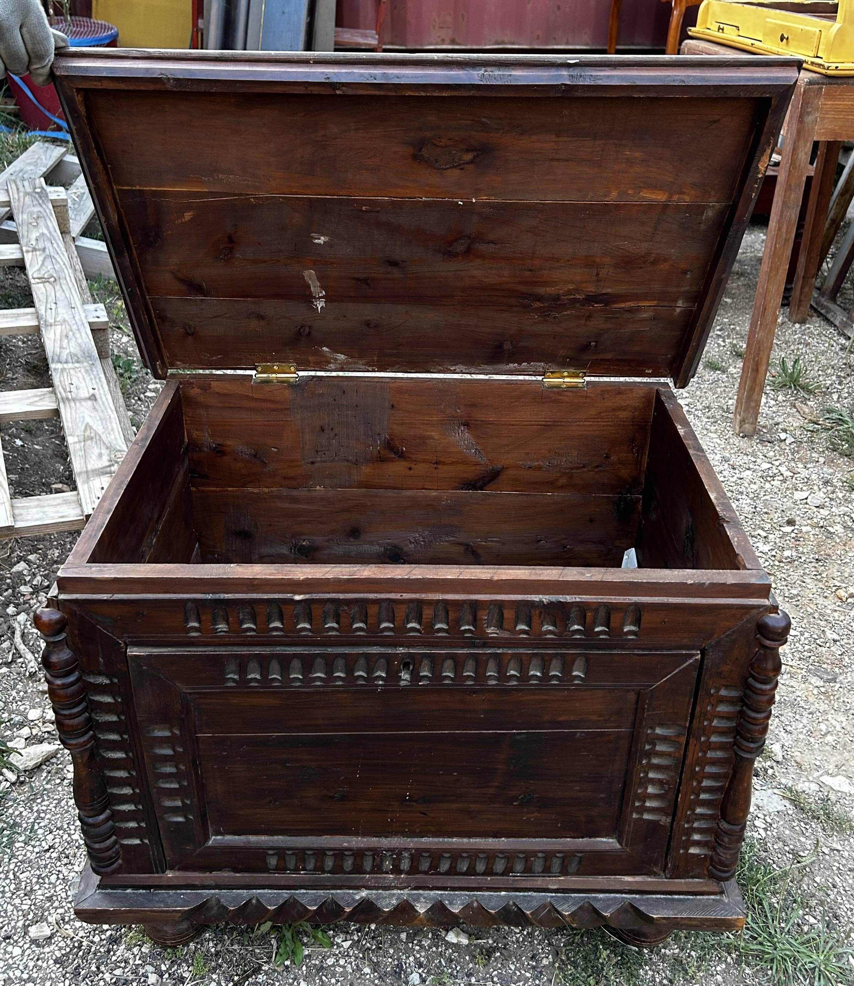 Solid Provençal wooden chest