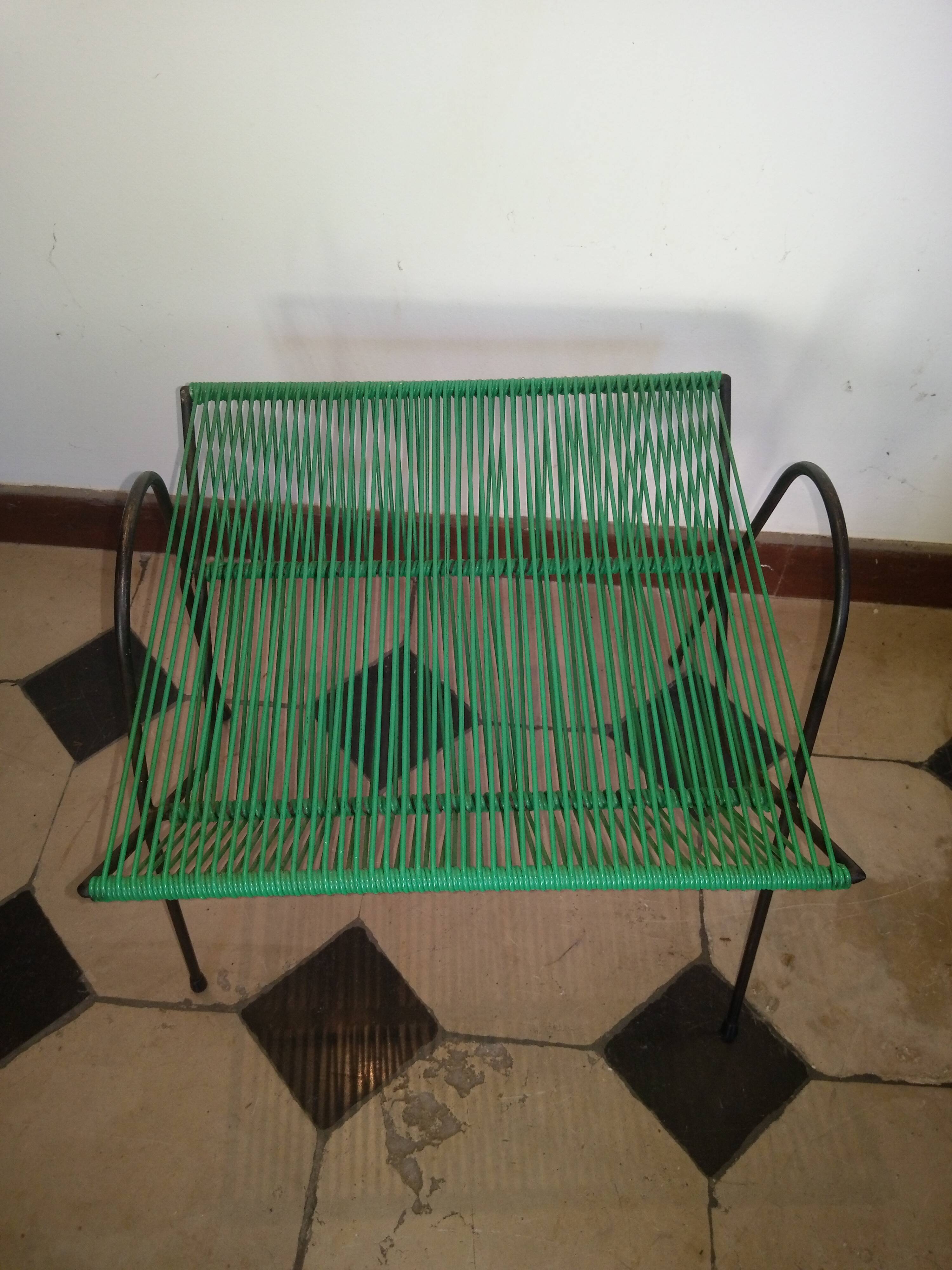 Vintage scoubidou vinyl record holder