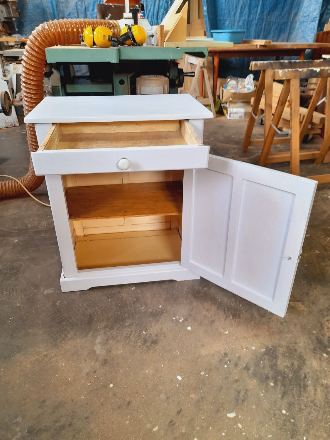 Buffet or Parisian bedside