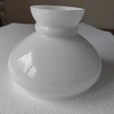 Globe in opaline, height 16.7 cm