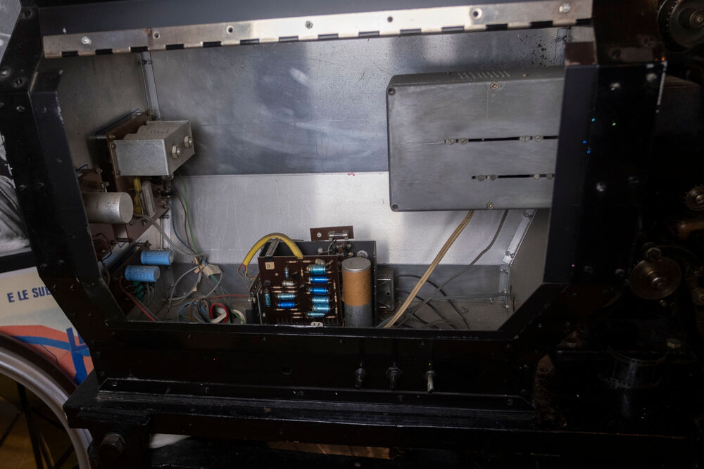Antique cinema/theatre Film projector