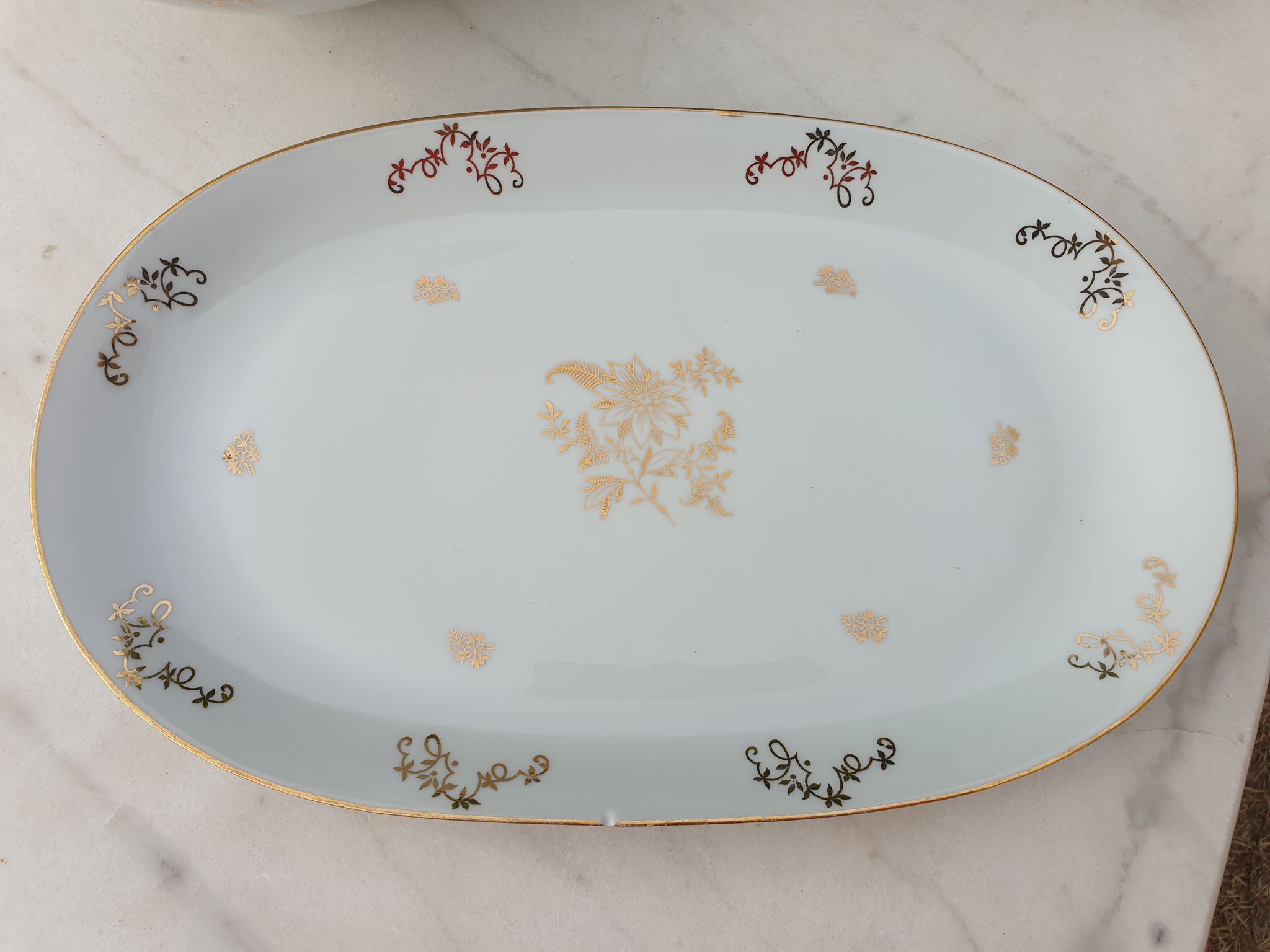 Serving dishes and soup bowl in luxury porcelain of the compagnie nationale