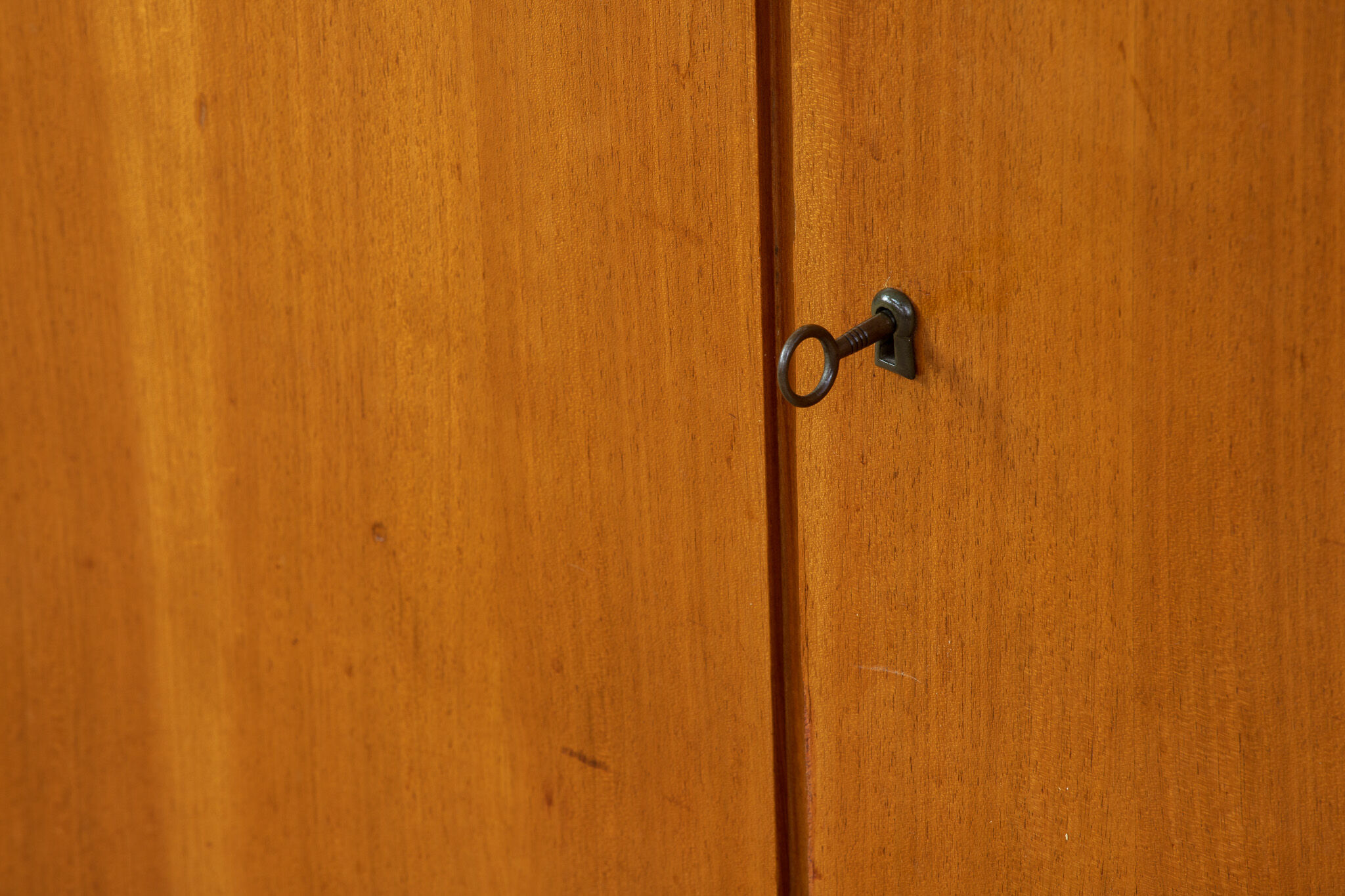 Scandinavian bookcase 102 cm