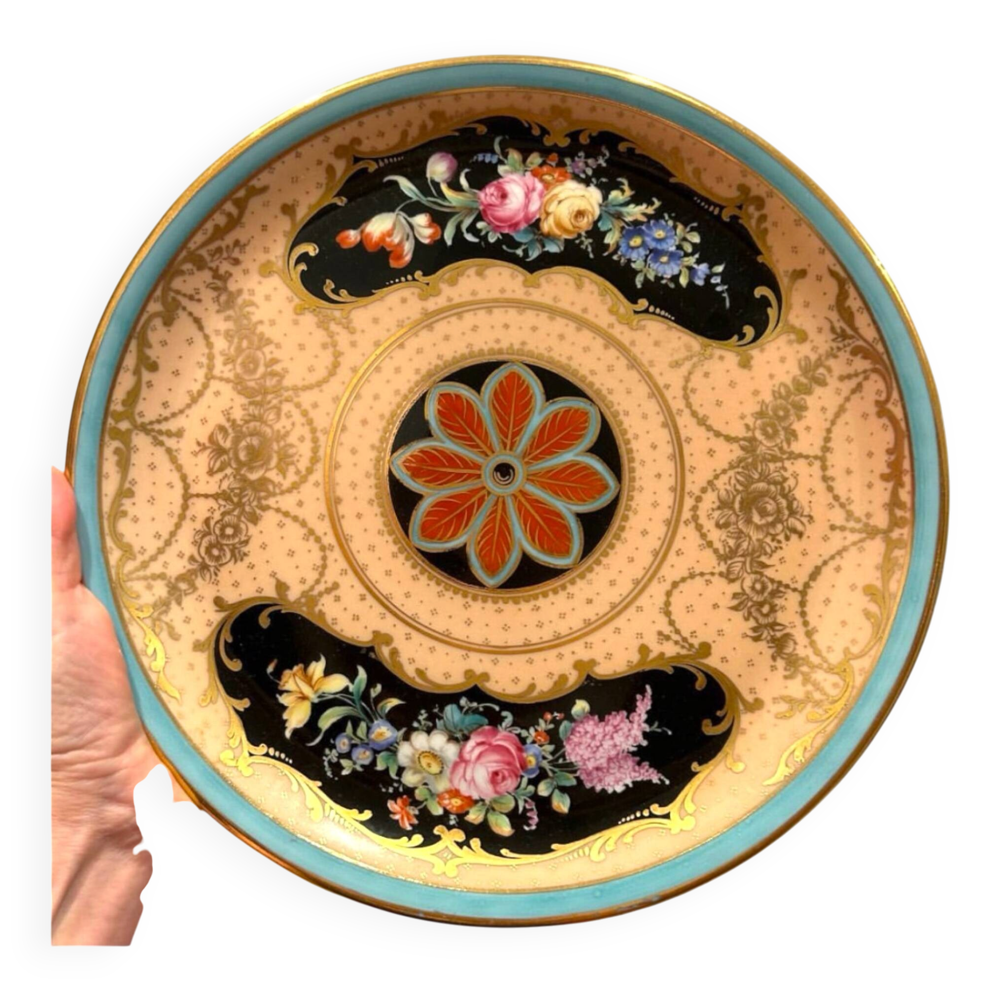 Large decorative plate in porcelain from Paris, polychrome decoration.
