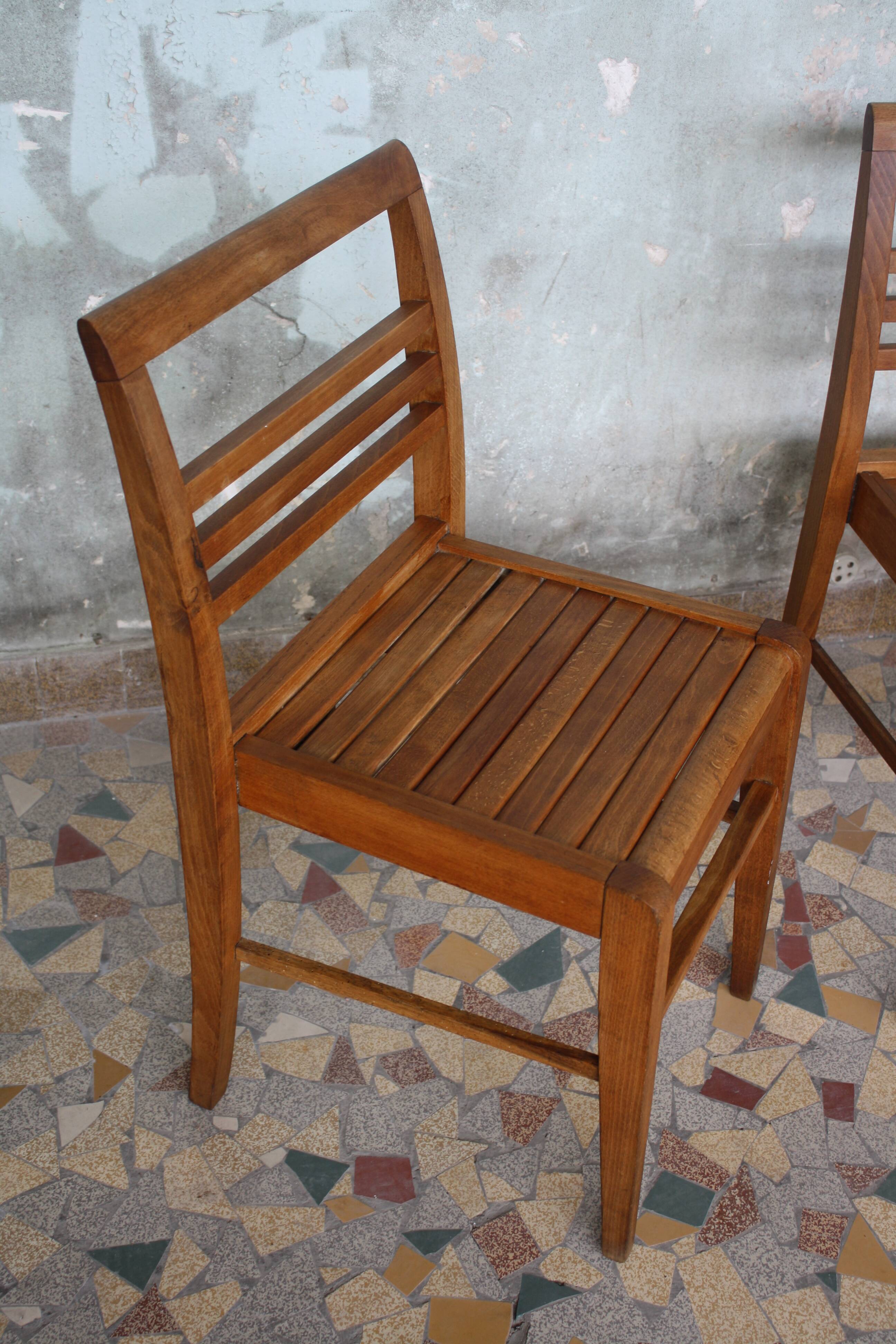 Paire de chaises en hêtre René Gabriel