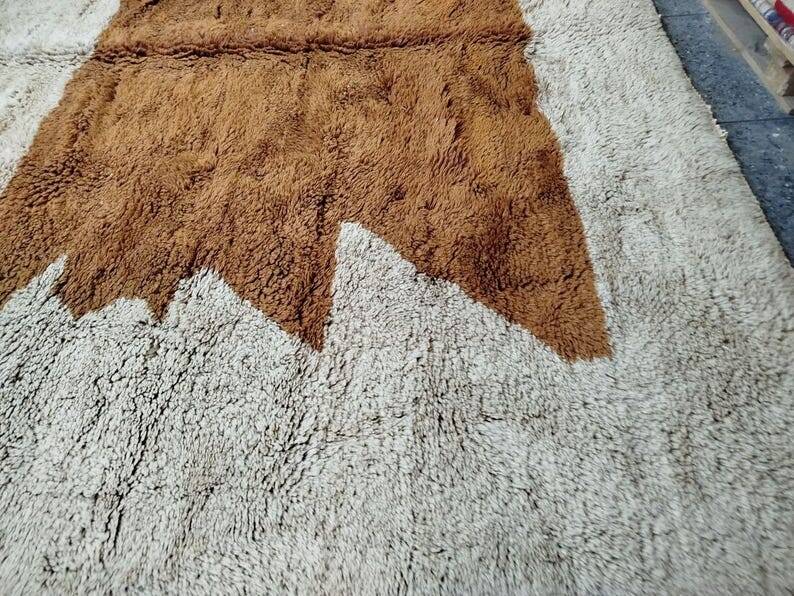 Moroccan Berber rug 300 × 200 cm – ecru, red and brown, graphic pattern